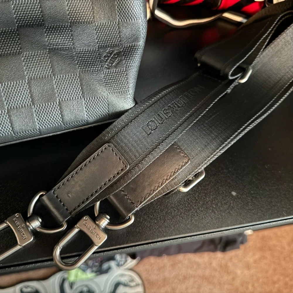 Louis Vuitton Matte Black Damier Porte Documents Jour Leather Satchel - Picture 14 of 15